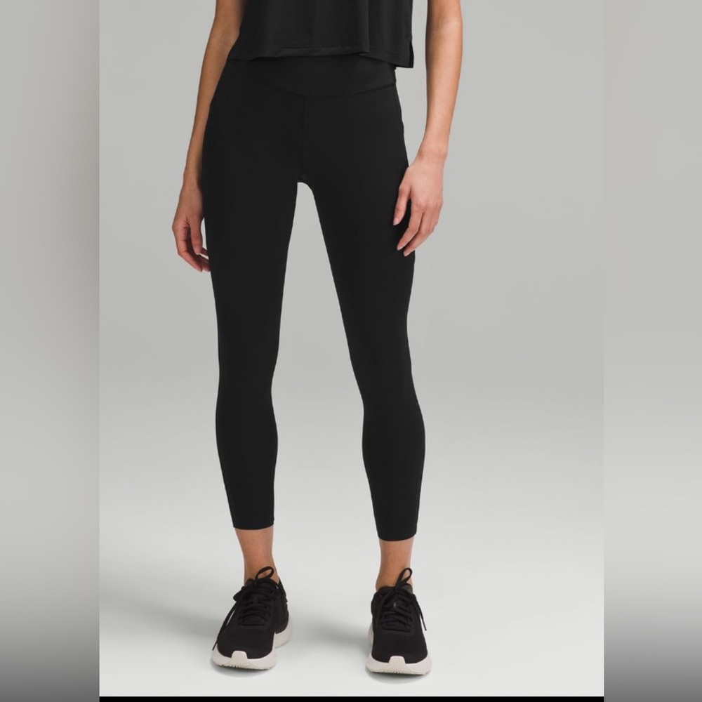 Lululemon High Rise Fast and Free 25” with pockets size 8